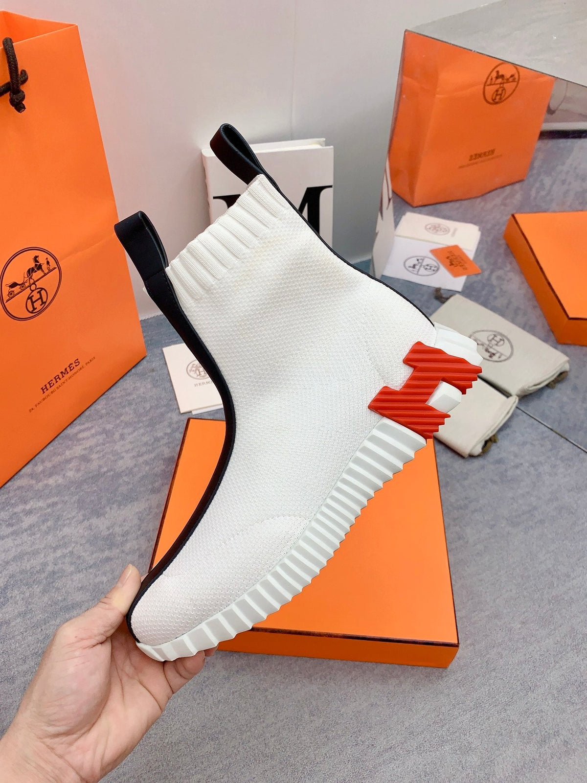 HM 26s Fun Sneakers White Knit 160930