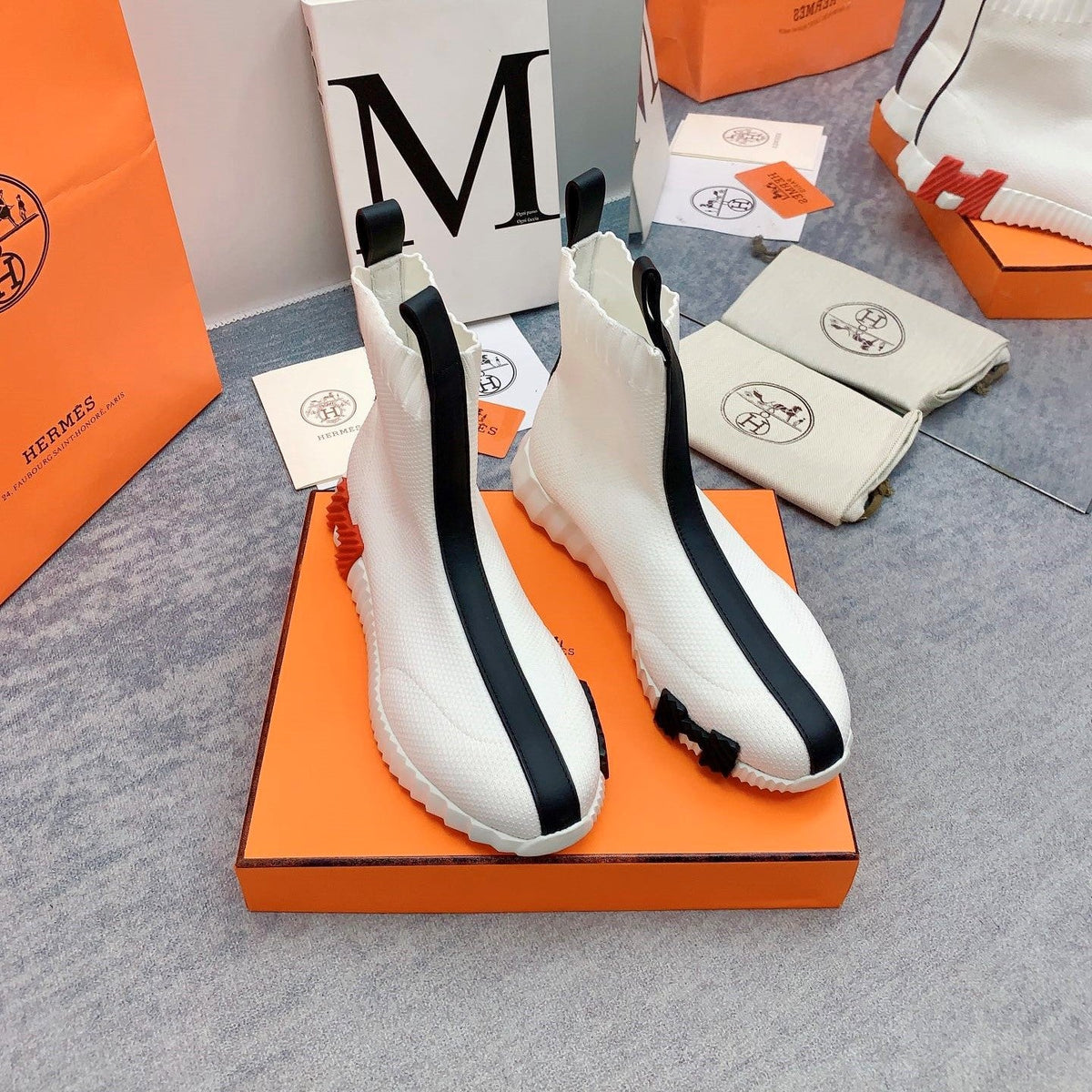 HM 26s Fun Sneakers White Knit 160930