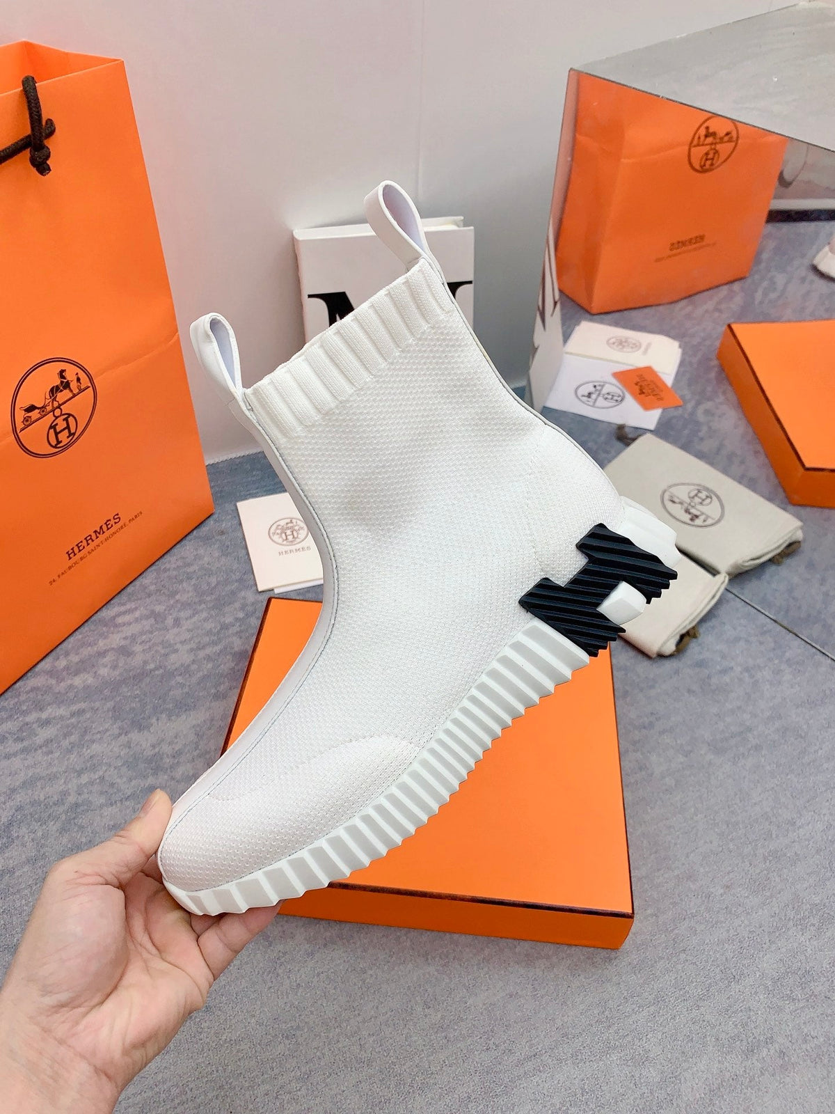 HM 26s Fun Sneakers White Off-White Knit 160929