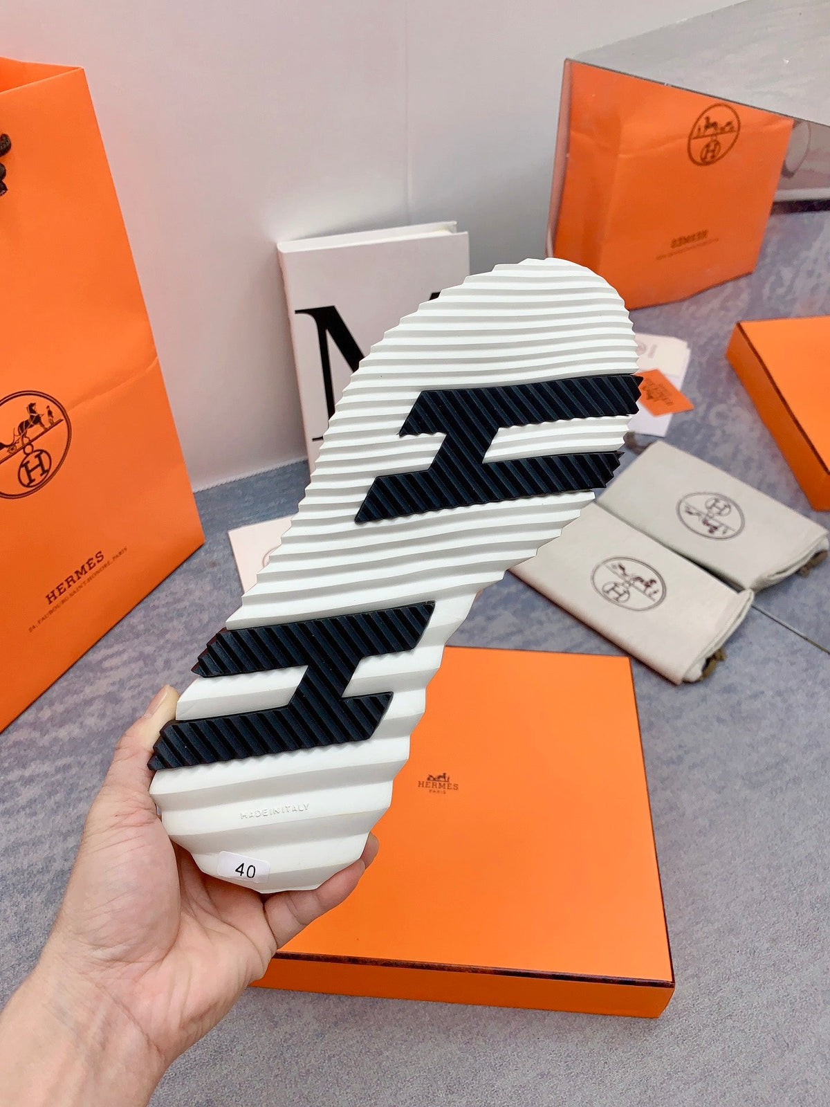 HM 26s Fun Sneakers White Off-White Knit 160929