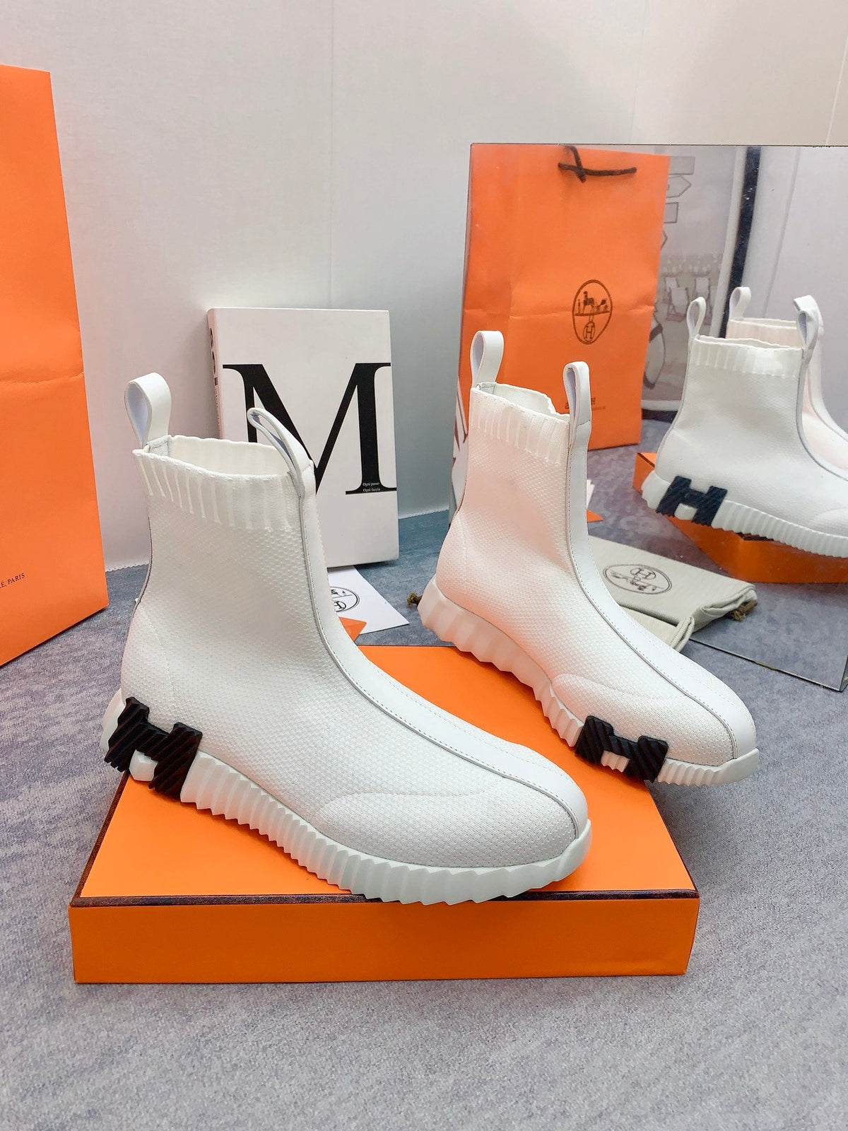 HM 26s Fun Sneakers White Off-White Knit 160929