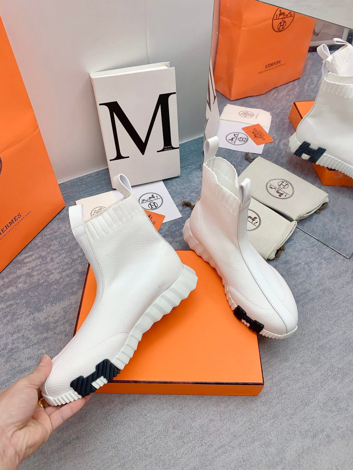 HM 26s Fun Sneakers White Off-White Knit 160929