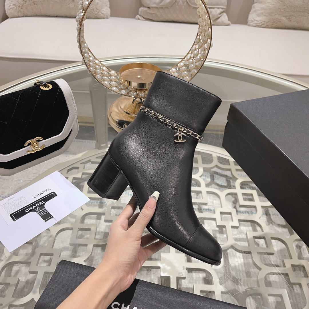 CC 26s Chain Charm Ankle Boots Black Leather 166066