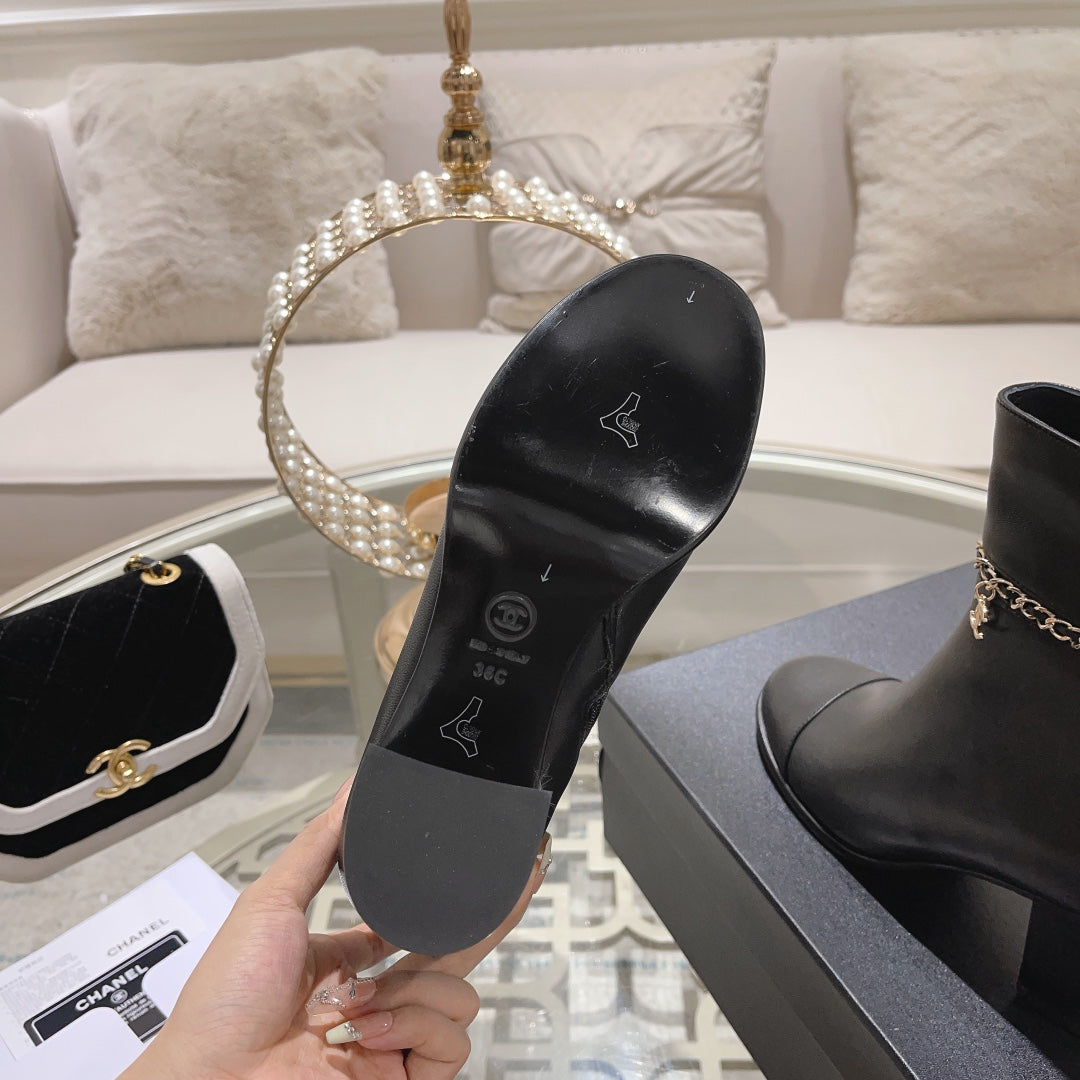 CC 26s Chain Charm Ankle Boots Black Leather 166066
