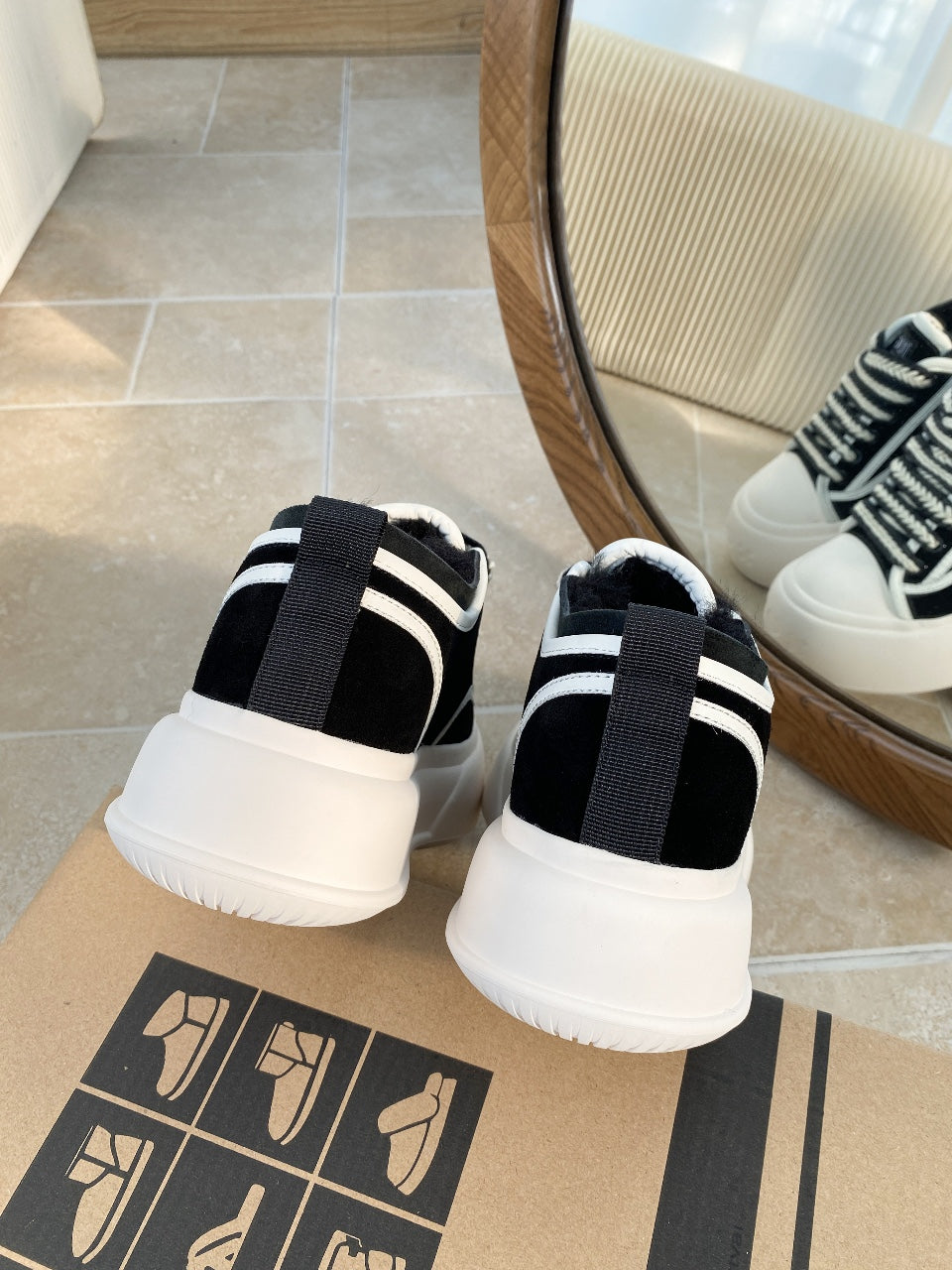 UGG Casual Sports Sneakers Black White Suede Wool Rubber 512825