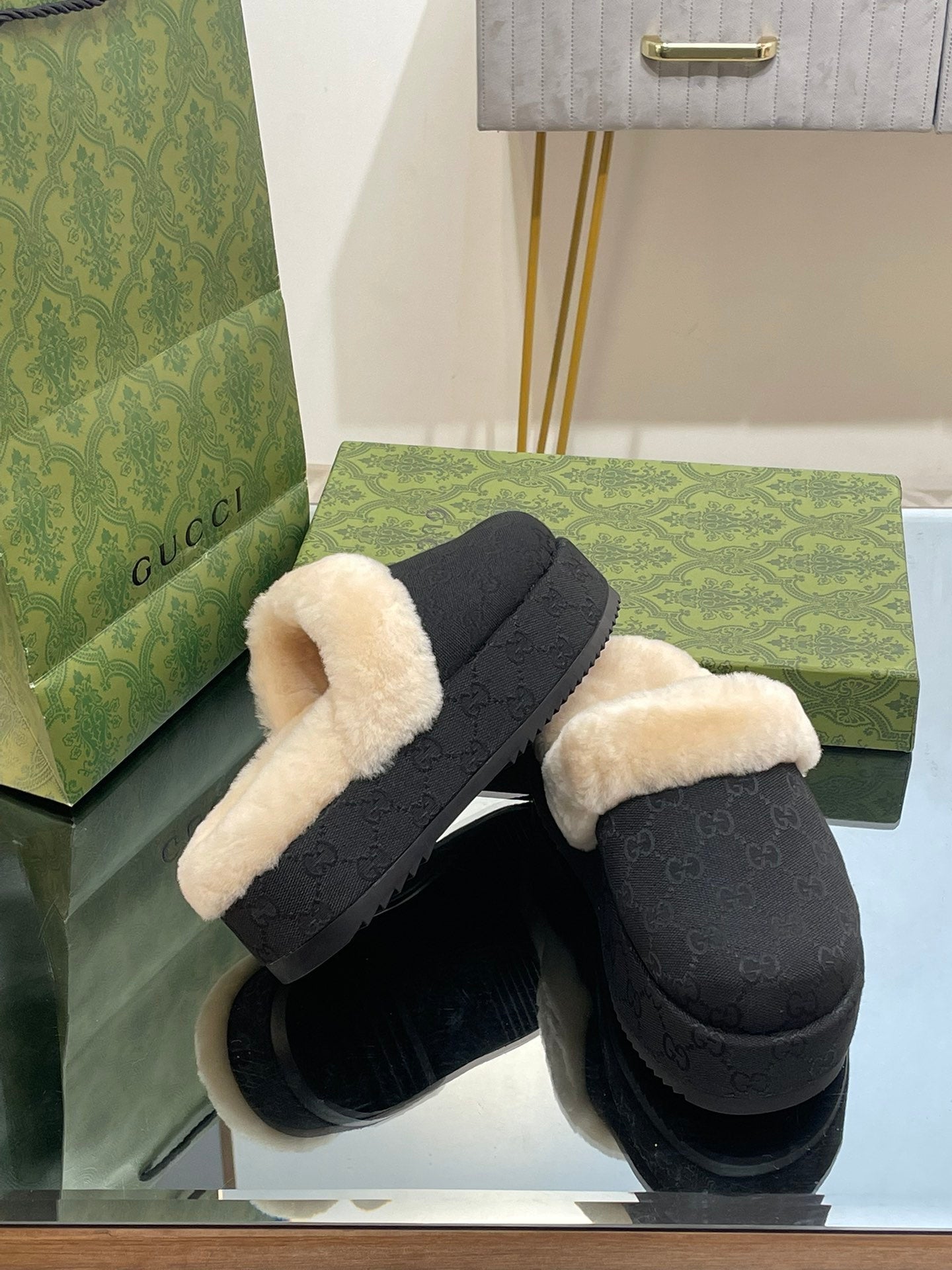 GG MOLLY MULE IN BLACK MONOGRAM JACQUARD FABRIC AND SHEARLING LINING