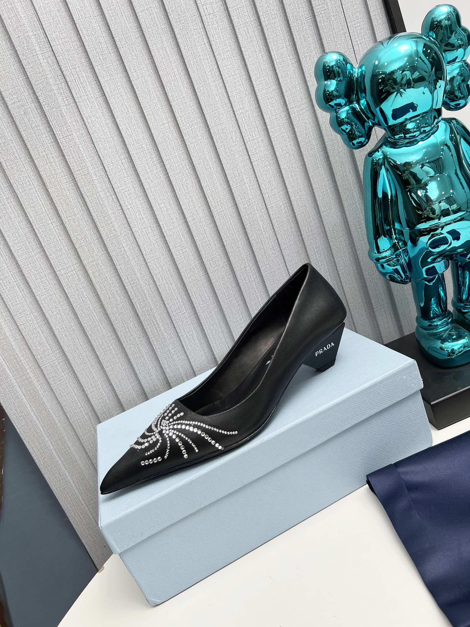 Prada 26SS Pumps 4cm Black Calfskin 680956