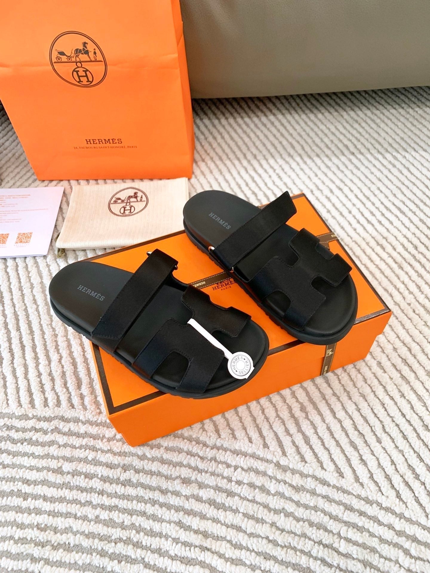 HM Chypre Sandal Black Lambskin 963504