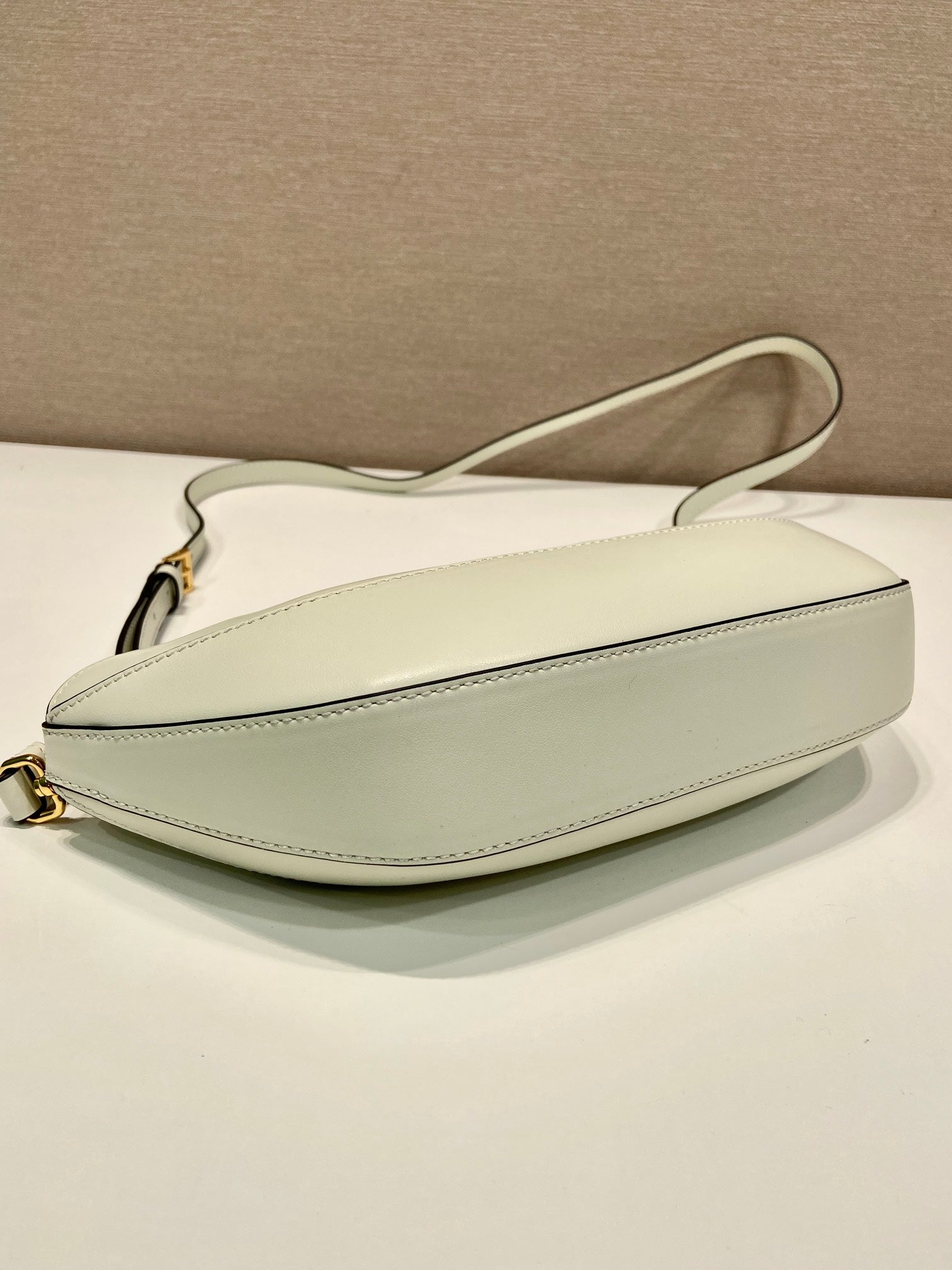 DUMPLING BAG 30 IN WHTE CALFSKIN