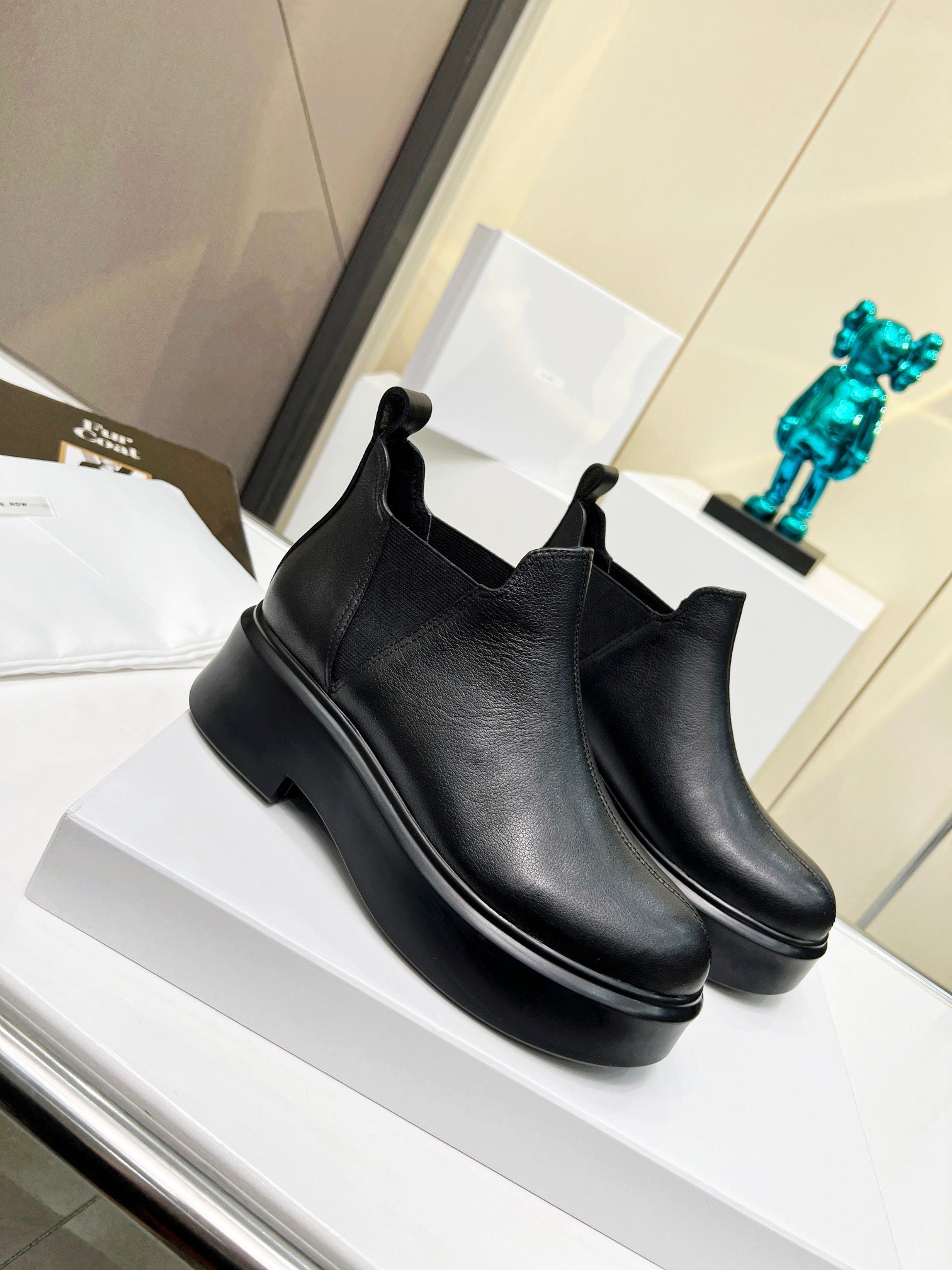 The Row Robin Boots Black Cowhide 455037