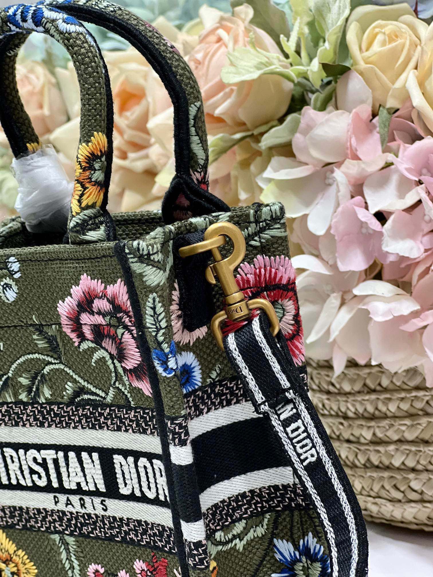 CD "Flower Green" Mini Book Tote 13.5 cm 336422