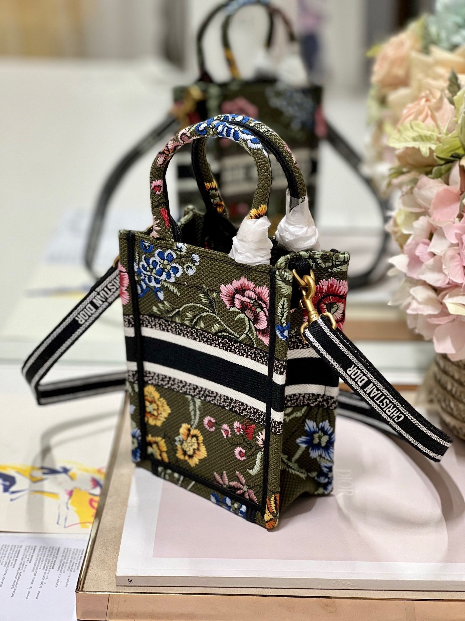 CD "Flower Green" Mini Book Tote 13.5 cm 336422