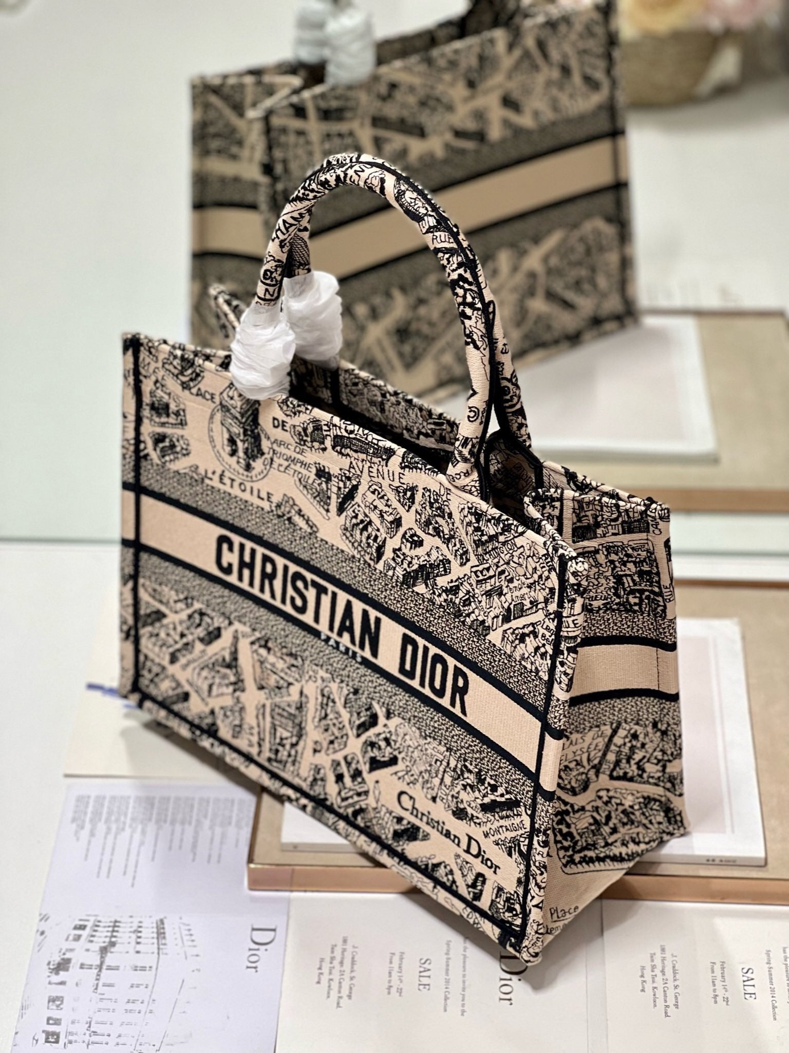 CD Paris Apricot Book Tote 36cm Bag Black beige Canvas 336525