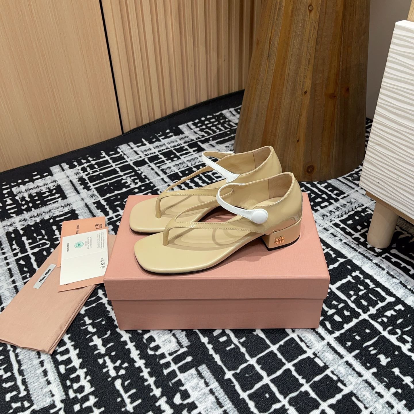 Miu High Thong Sandals With White Strap In Beige Glossy Lambskin