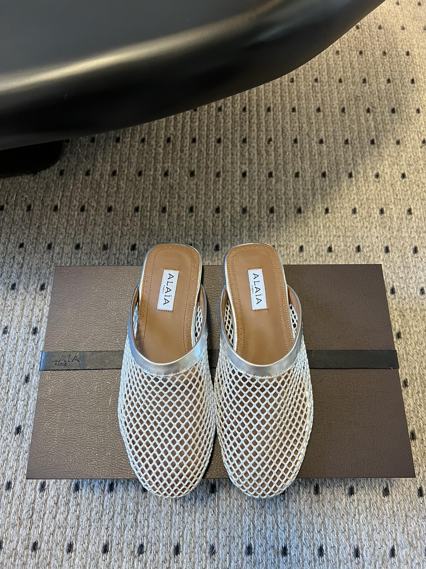 Alaia 25 Fishnet Flat Mules Silver Lampskin 303679