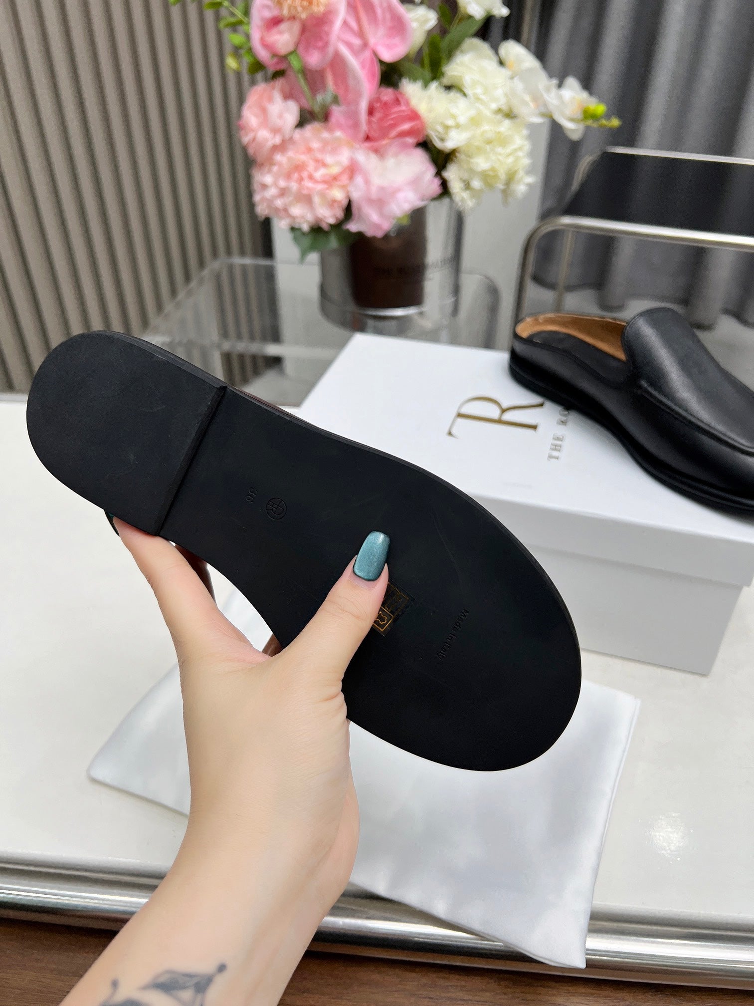 The Row Classic Loafers In Black Calfskin 455031