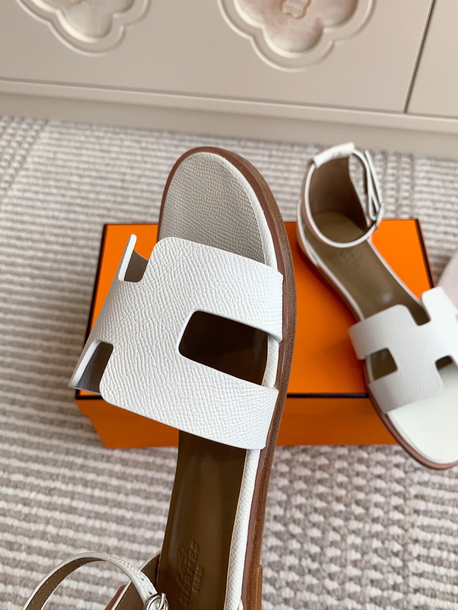 HM 25 Santorini White Epsom Leather Etoupe Calfskin