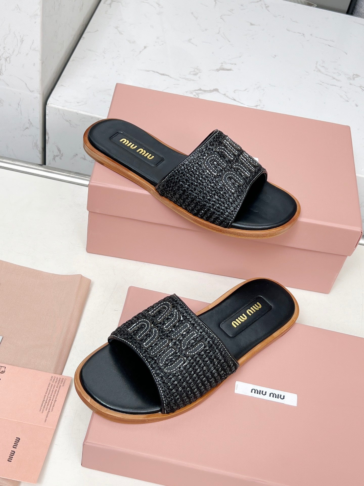Miu Logo-Patch Slides Black Leather Raffia 935777