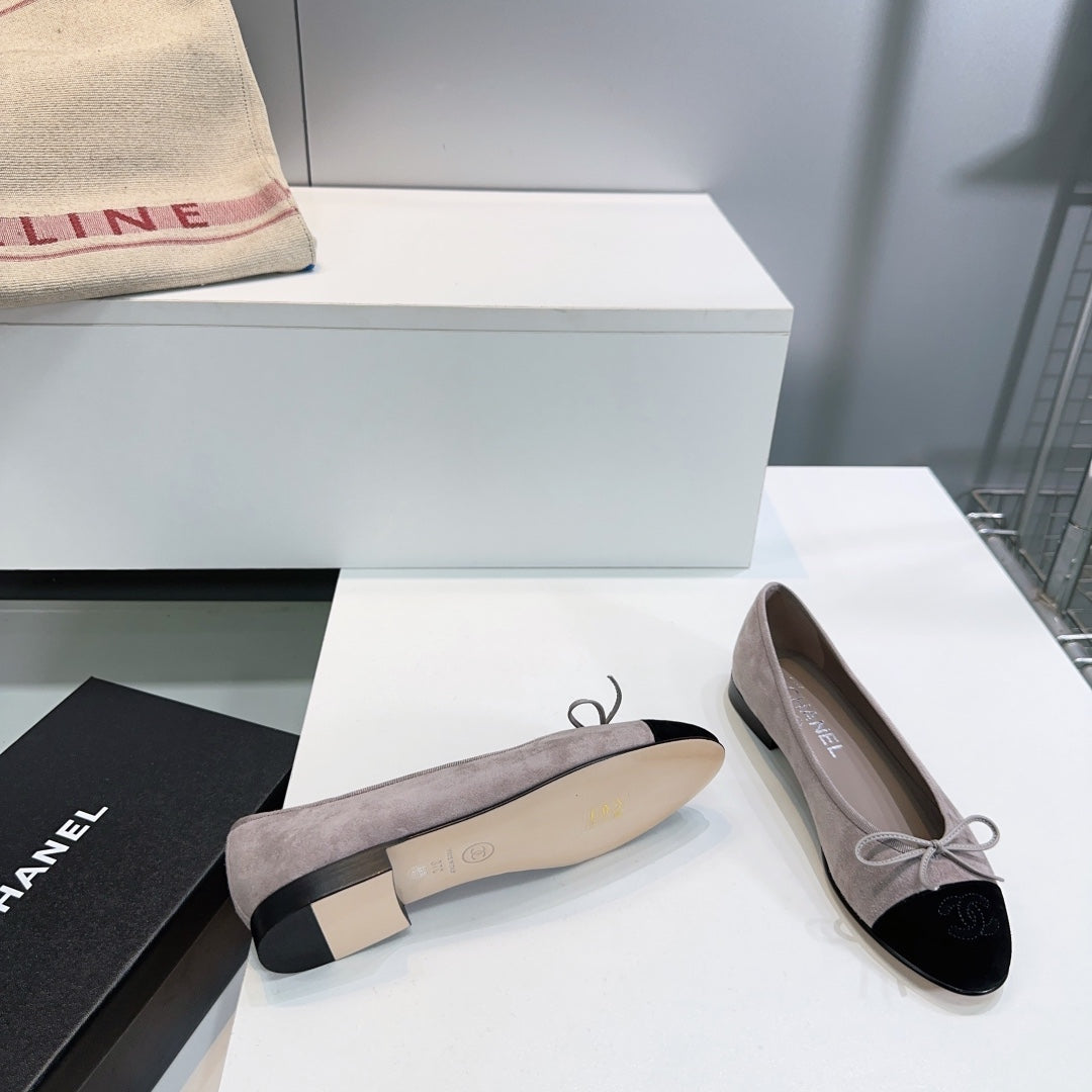 CC 25 Ballet Flat Grey Black Suede 388471