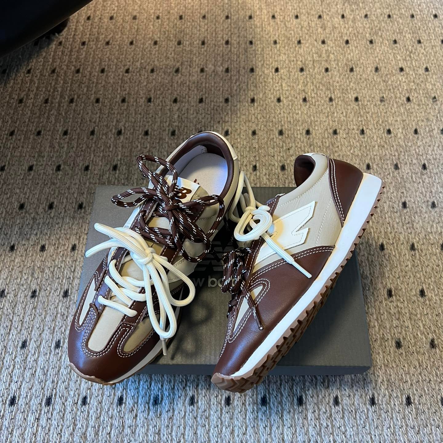 New Balance sneakers brown white sheepskin 522053