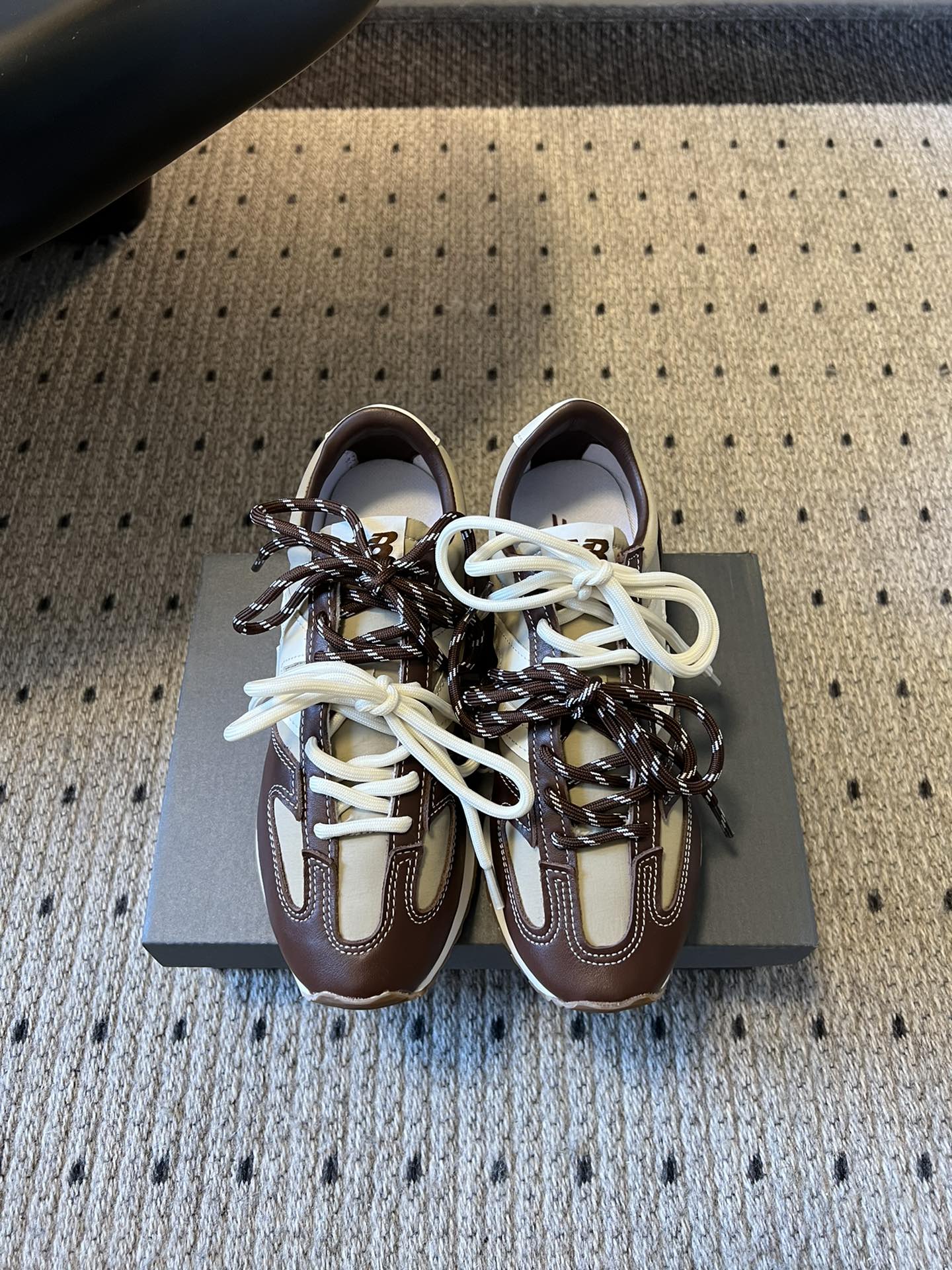New Balance sneakers brown white sheepskin 522053
