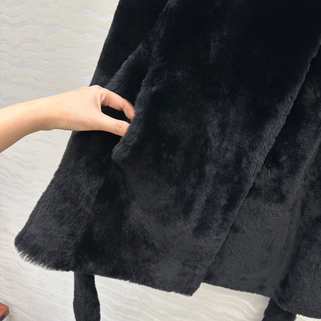 Totême's Jacket Belt Black Fur Shearling  341205