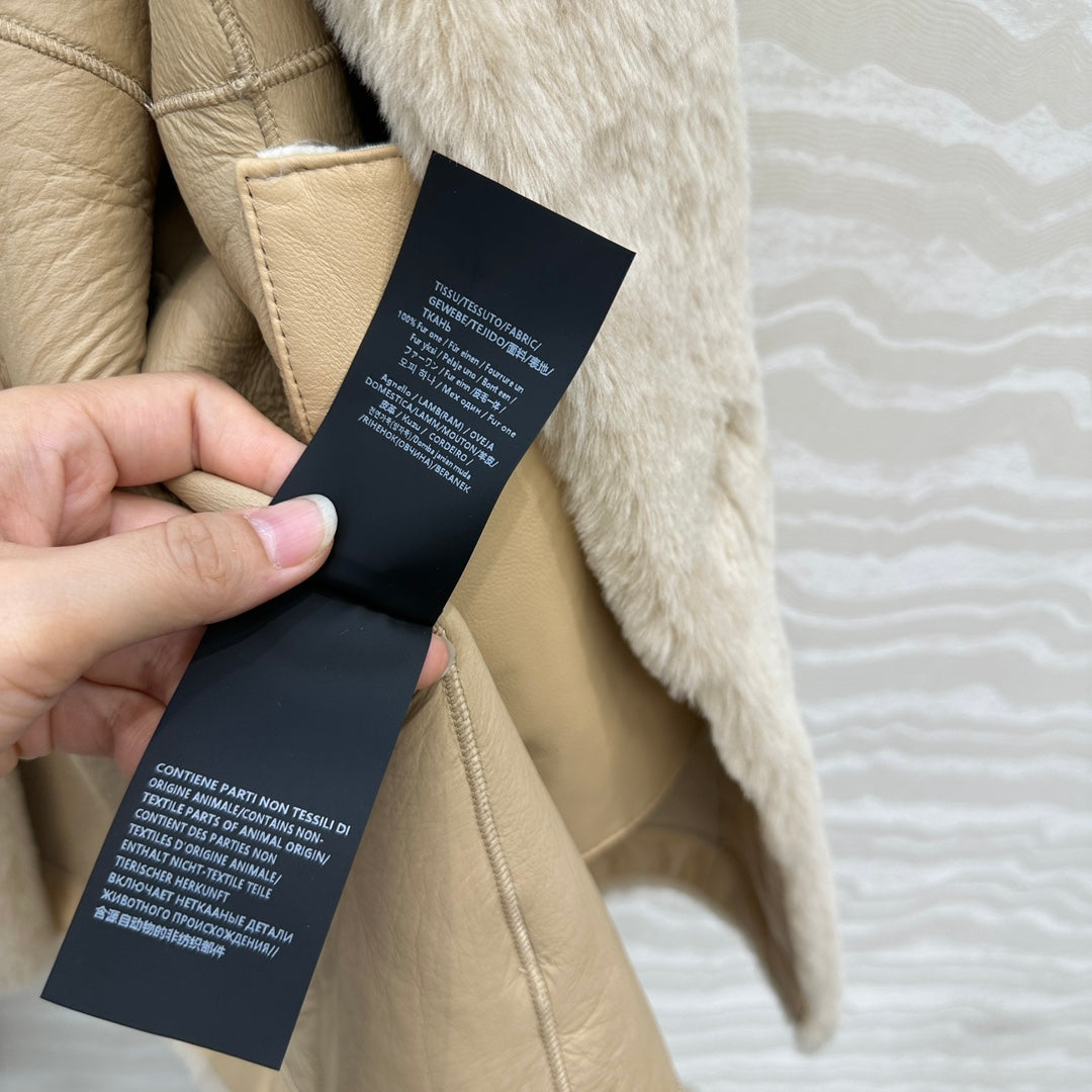 Totême's Jacket Belt Beige Fur Shearling  341196
