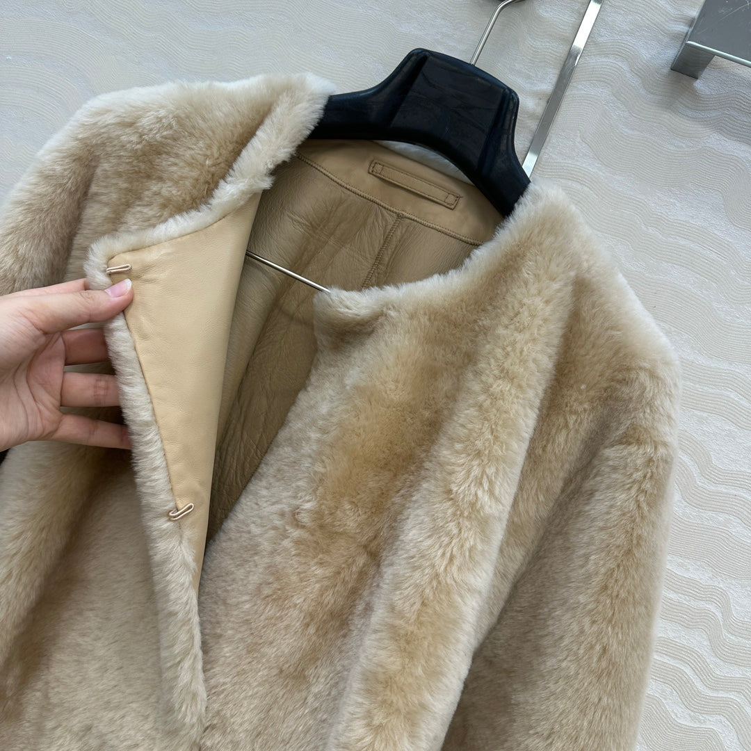 Totême's Jacket Belt Beige Fur Shearling  341196