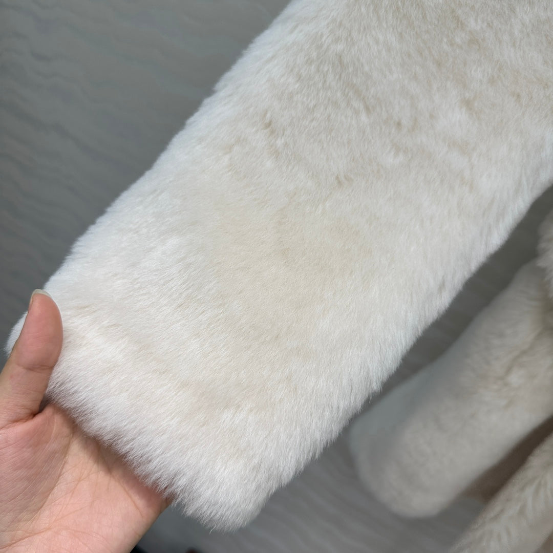 Totême's Jacket Belt Cream Fur Shearling 341202
