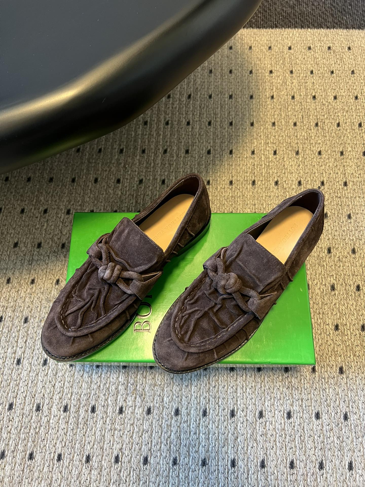 BV Astaire Loafers Knotted Dark Brown Crinkled-Suede Leather 616650