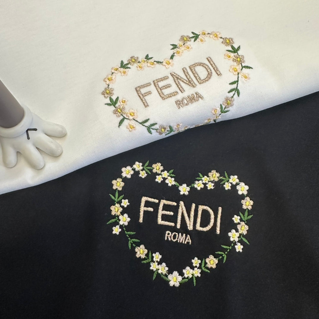 Fendi Roma Floral Heart Logo T-shirt Cotton 350696