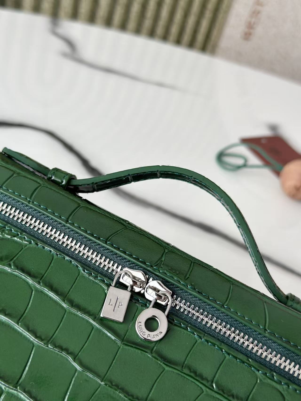 Extra Pocket L19 Teal Green Alligator Pattern Leather SHW