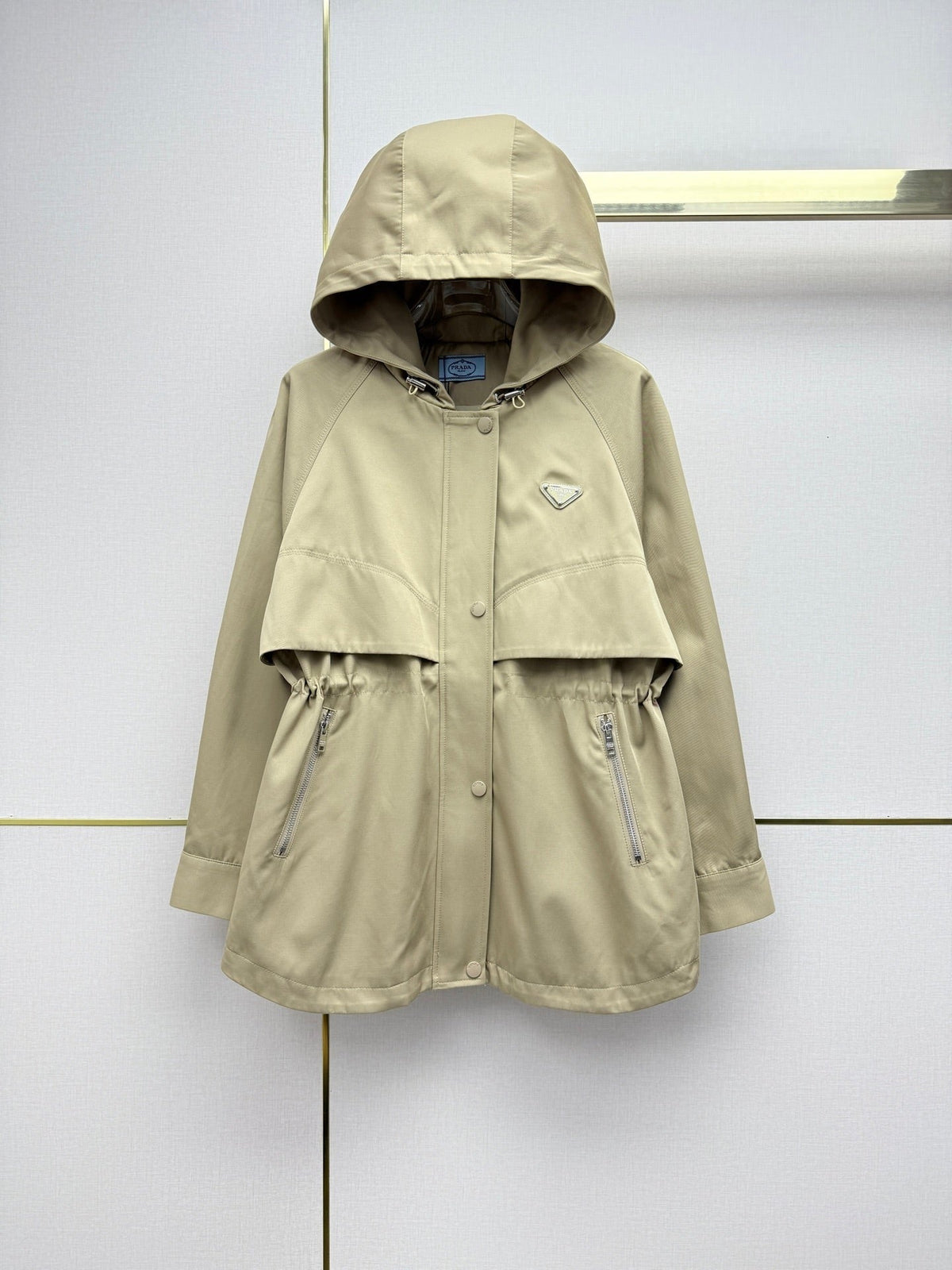Prad 26SS Mid-Length Coat Triangle Logo Badge Drawstring Waist Beige Cotton 437536