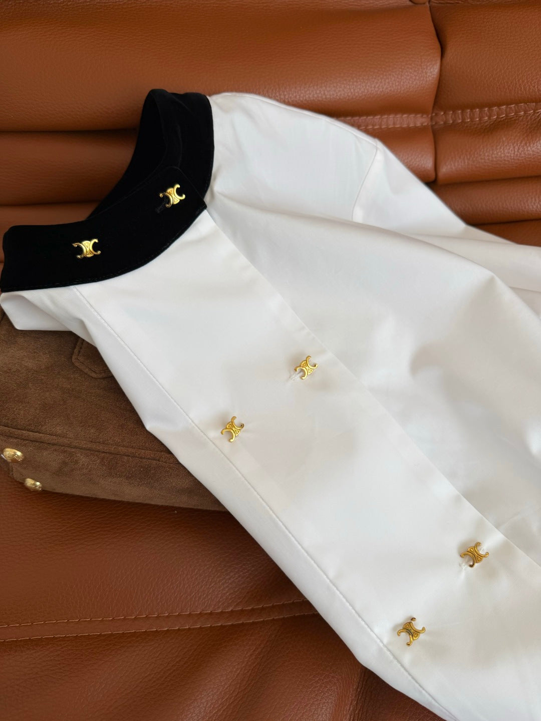 CC 26FW Triomphe Double-Breasted Velvet-Trim Shirt White 438607