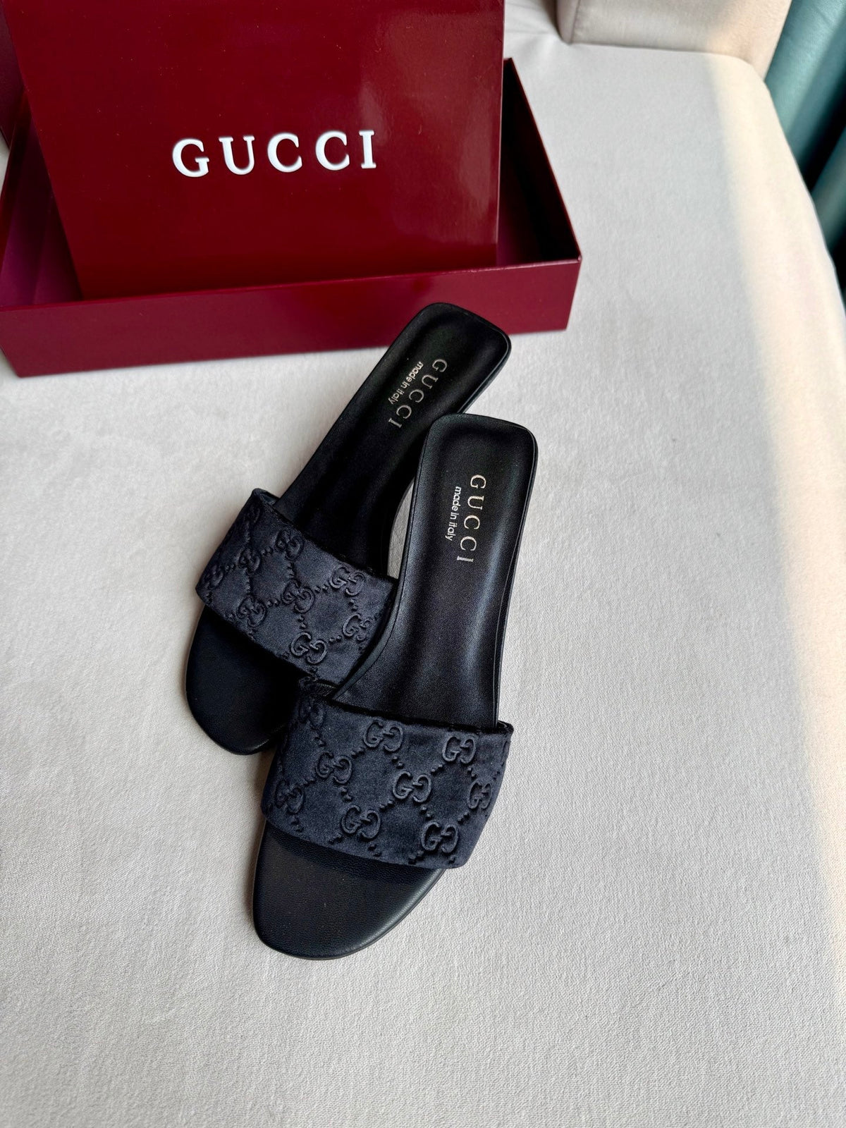 Gucci 26s Slide Sandals 5.5cm Black Velvet