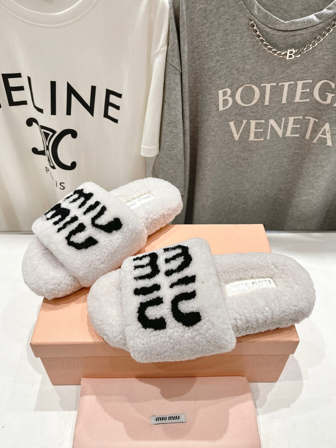 Miumiu 26s Sandals Cream White Shearling With Logo Lettering