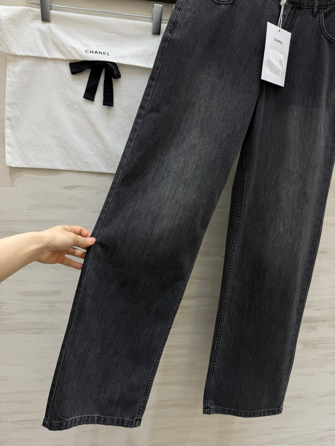 Chanel 26S Straight-Leg Jeans Style 1193