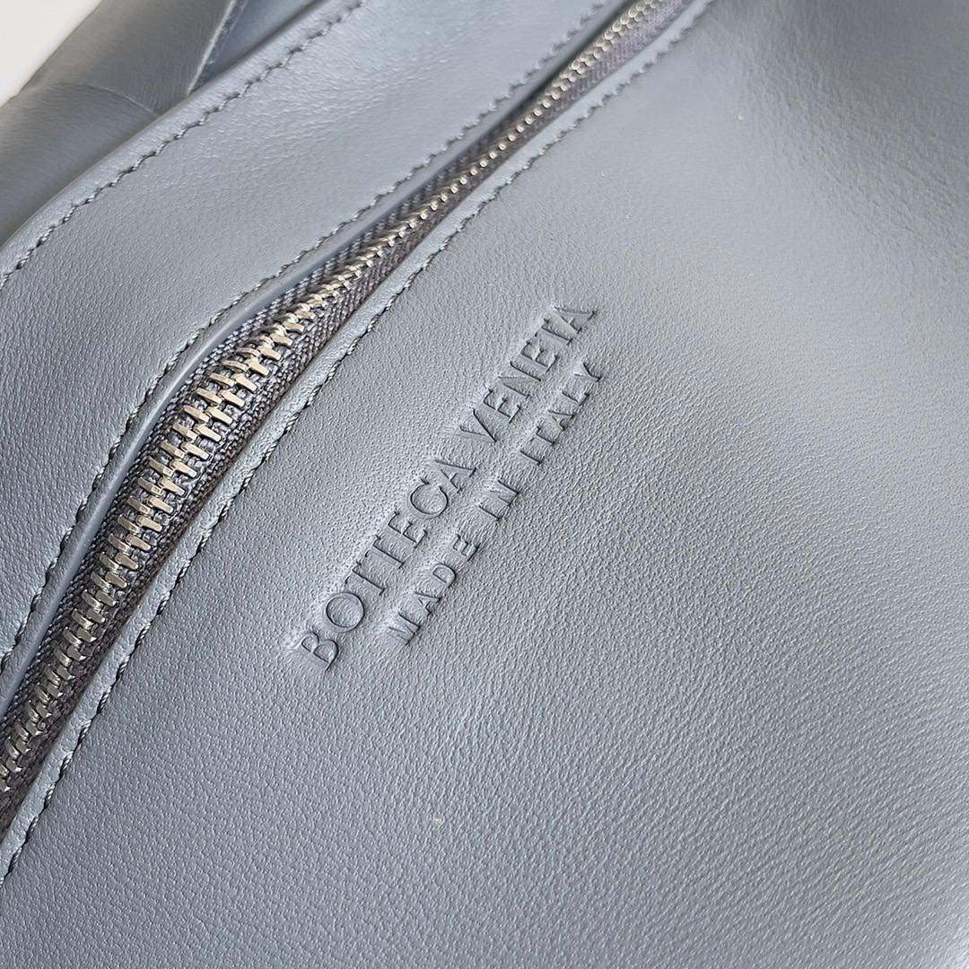 BV Two-In-One Cassette Bag 26cm Grey Leather