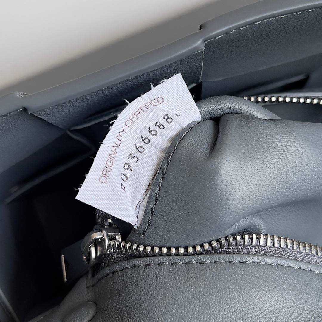 BV Two-In-One Cassette Bag 26cm Grey Leather