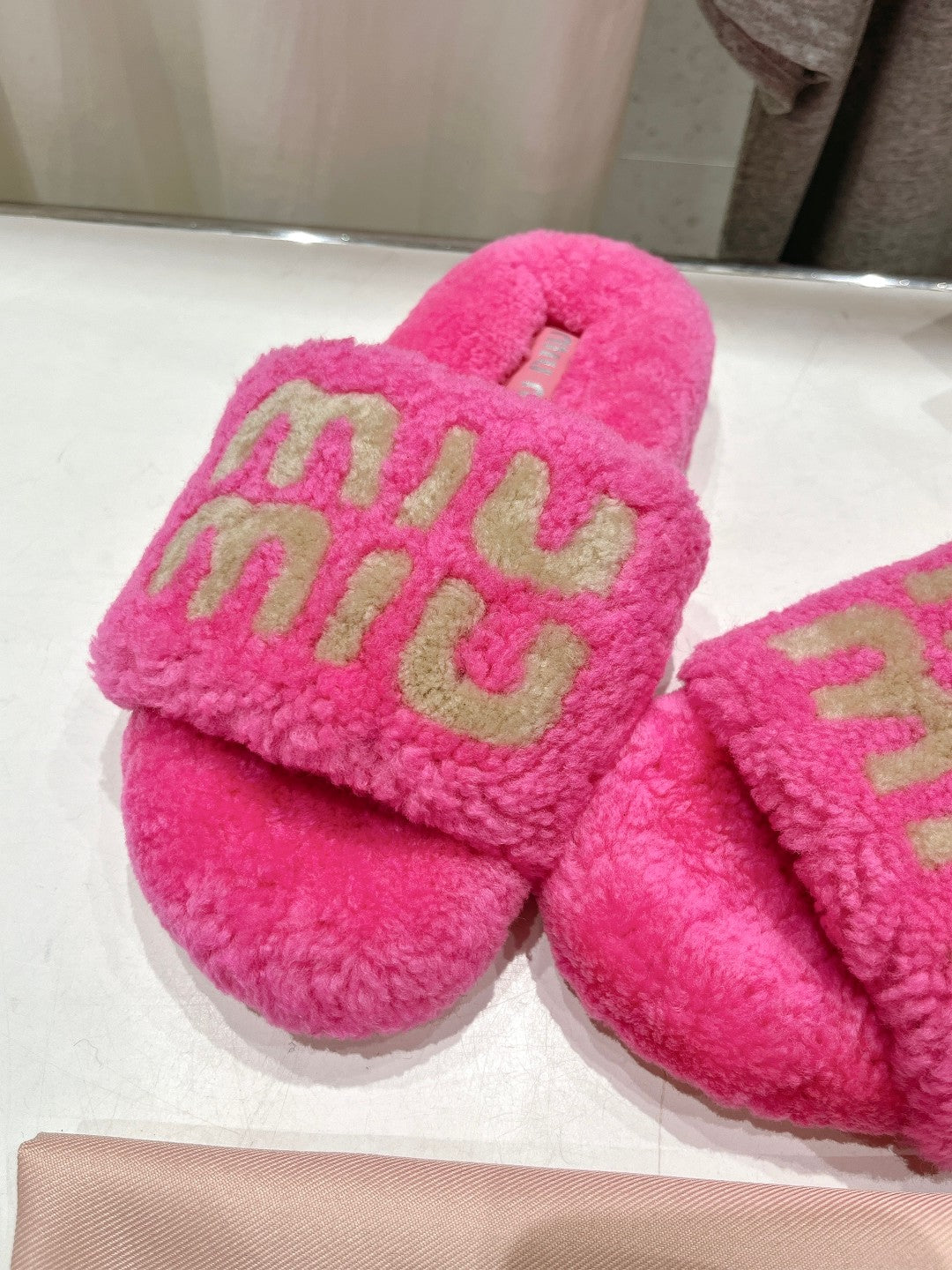 Miumiu 26s Sandals Pink Shearling With Logo Lettering
