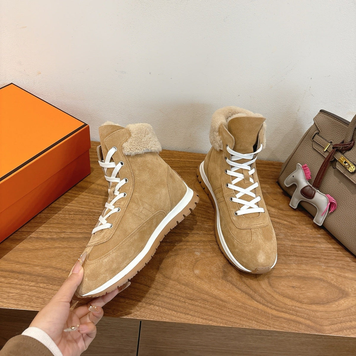 HM 26S Fur-Lined High Top Sneakers Warm Beige Suede