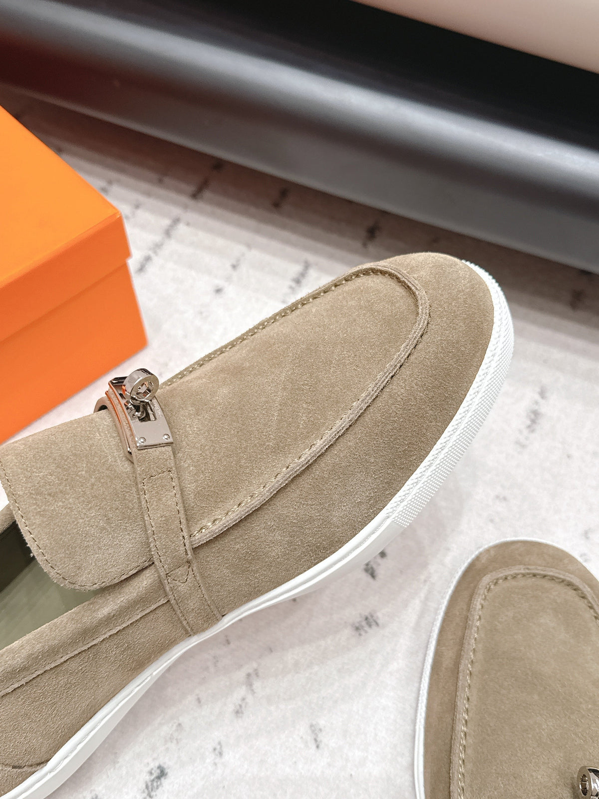 HM 26S Kelly Paris Loafers Olive Brown Suede Silver Hardware