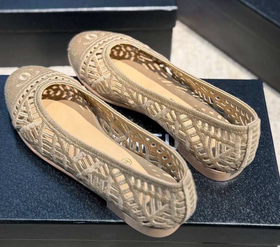 CC 25/26 Ballet Flats Embroidered Cotton Ivory