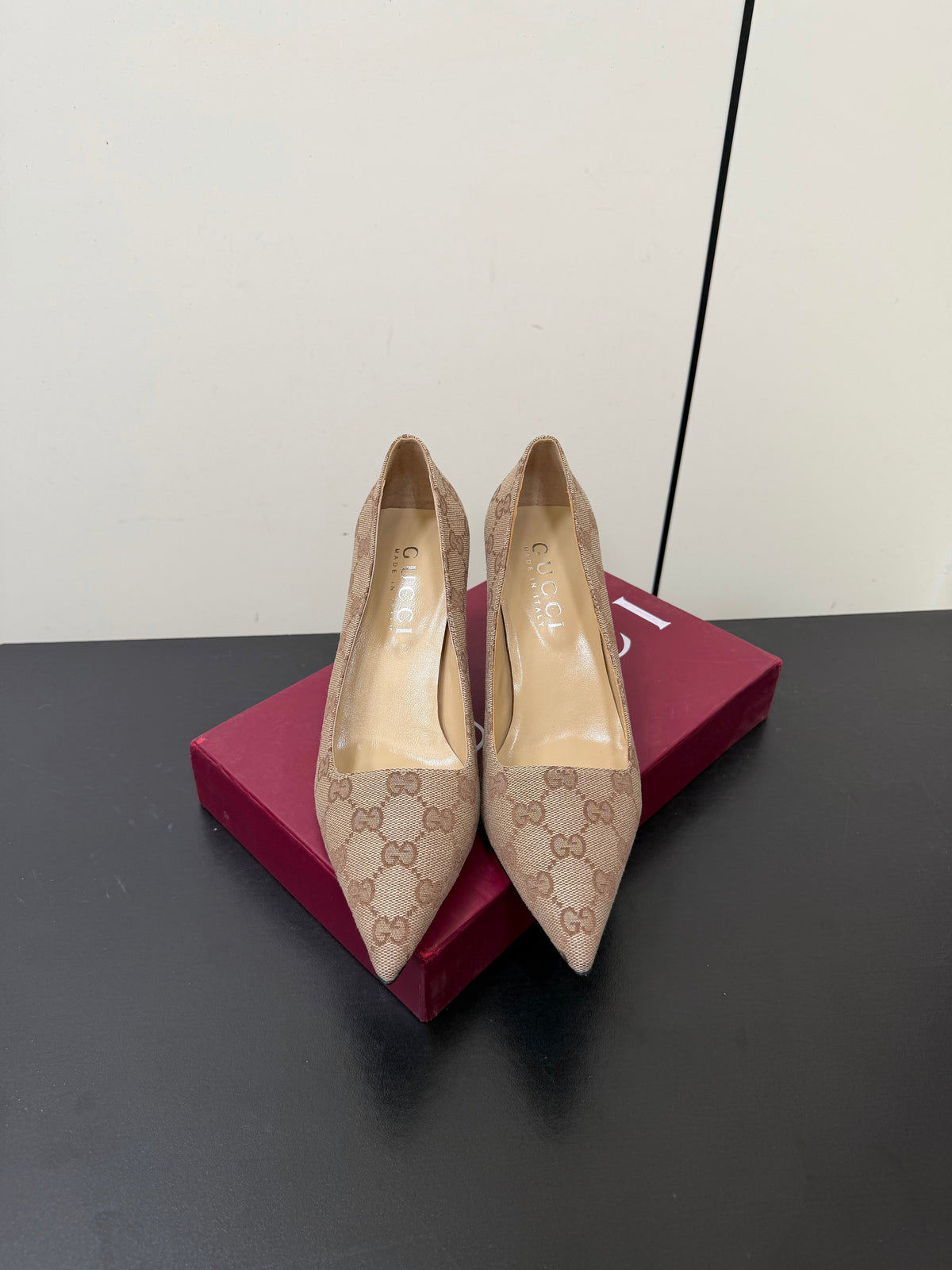 Gucci 26s Pointed Toe Pumps 8.5cm Beige Brown Canvas GG Monogram