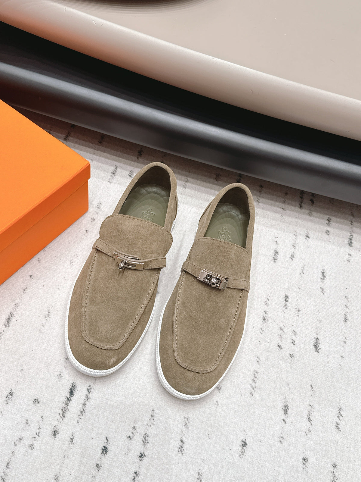 HM 26S Kelly Paris Loafers Olive Brown Suede Silver Hardware