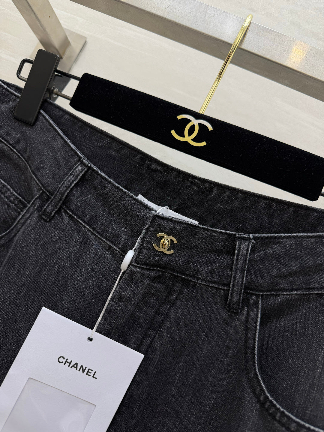 Chanel 26S Straight-Leg Jeans Style 1193