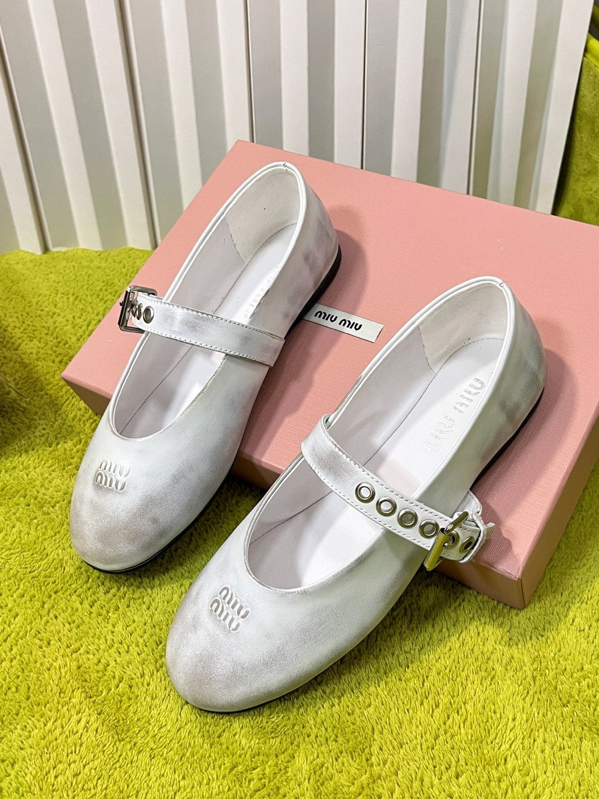 Miu 26S Mary Jane Ballerina Flats Buckle White Cowhide 137196
