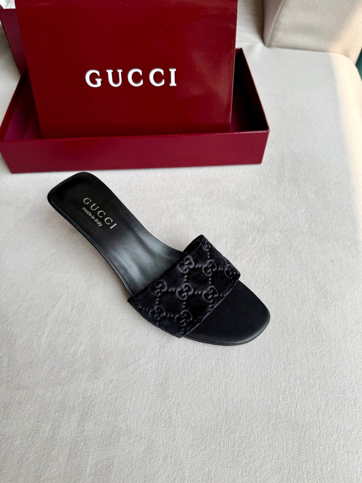 Gucci 26s Slide Sandals 5.5cm Black Velvet
