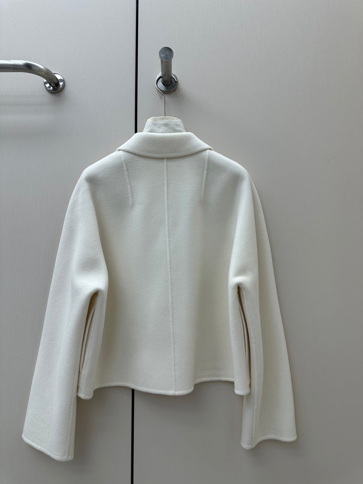 HM 26K Jacket Raglan Shoulders Tonal Embroidery Wool Cashmere 435162
