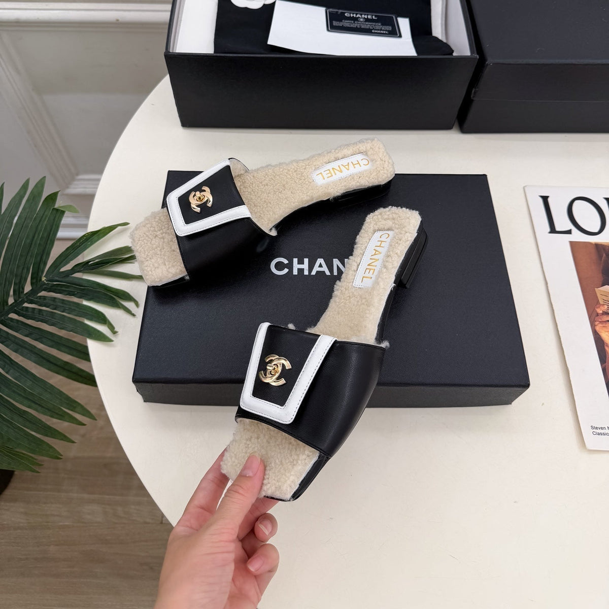 CC Shearling CC-Logo Flat Slide Suede Leather 164890